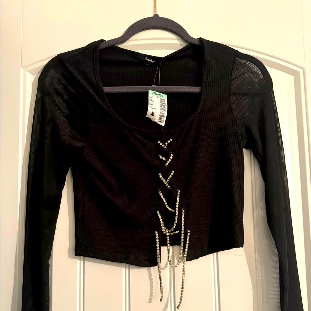 Papaya’s Crop Top. Brand new with tag. Black M junior top.